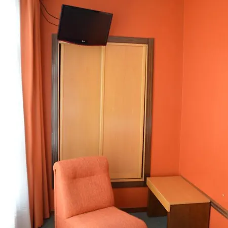 Loop Hotel *